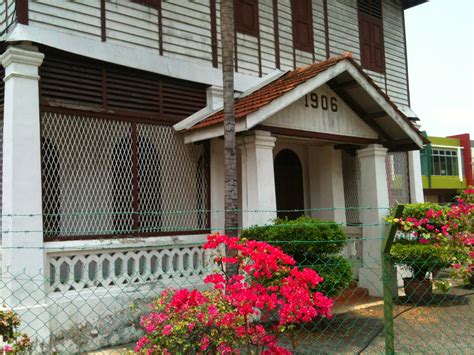 There's more to life: 1906 Raub Police Station and Mona Fandey